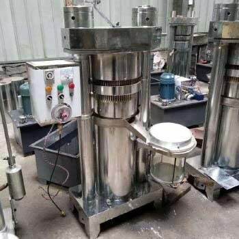 Hydraulic oil extraction machine with filter